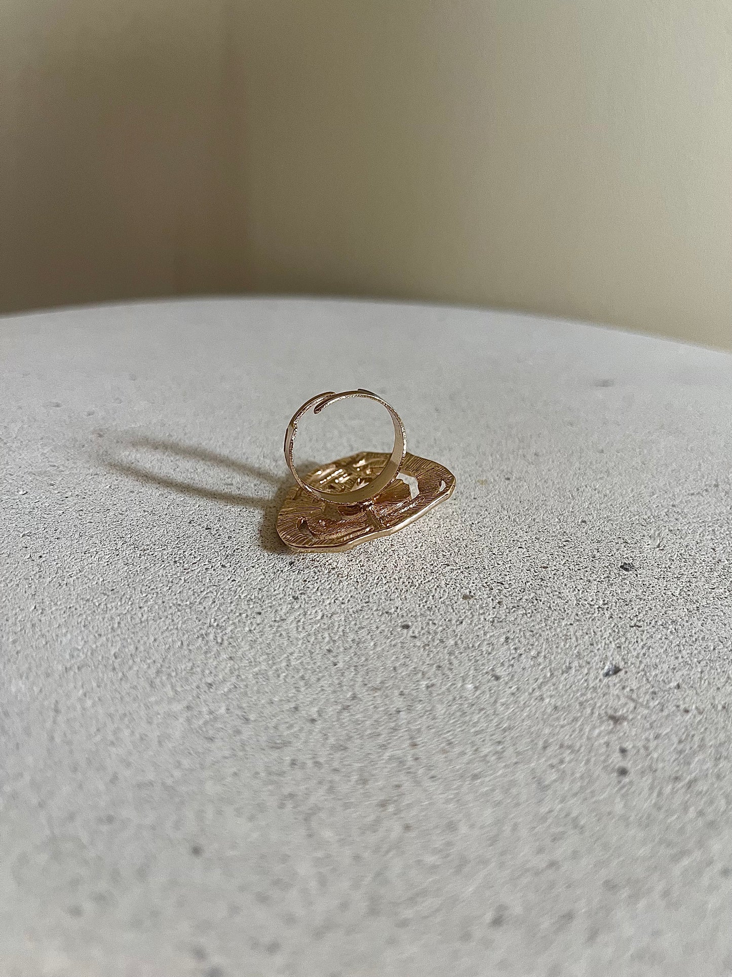 Ring med pärla
