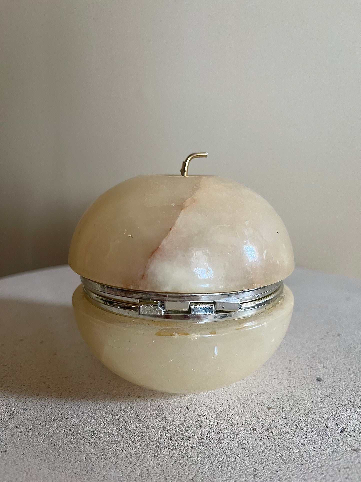 Smyckesask alabaster