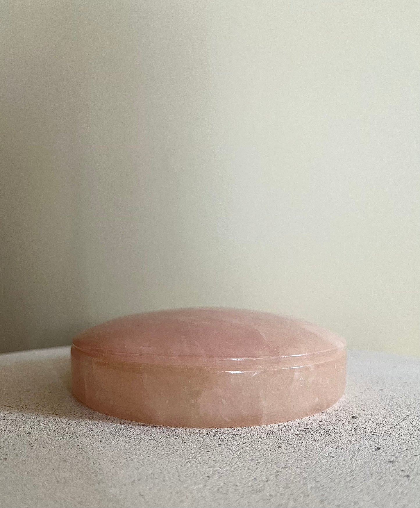 Smyckesask i rosa alabaster