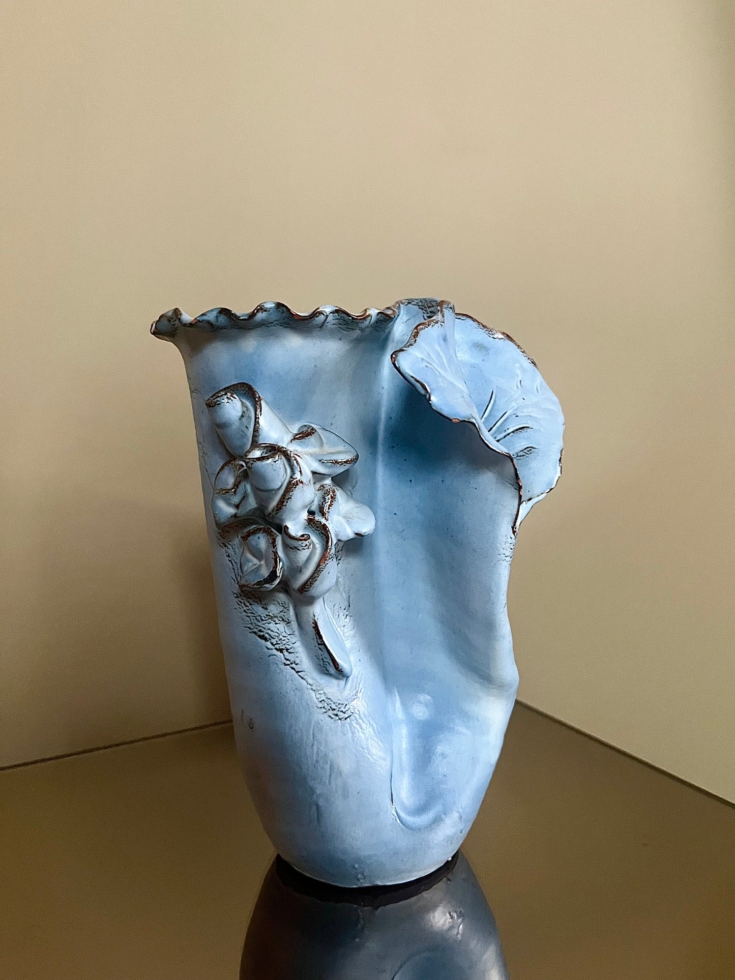 Himmelsblå keramikvas