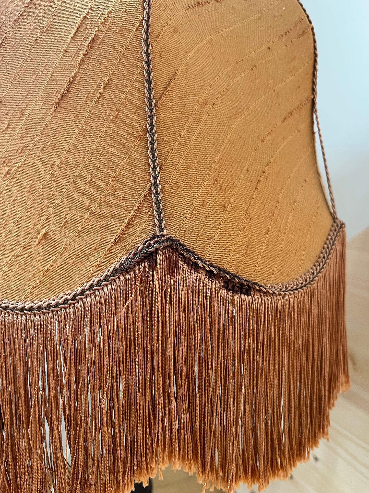 Lampa med fransar 1970-tal