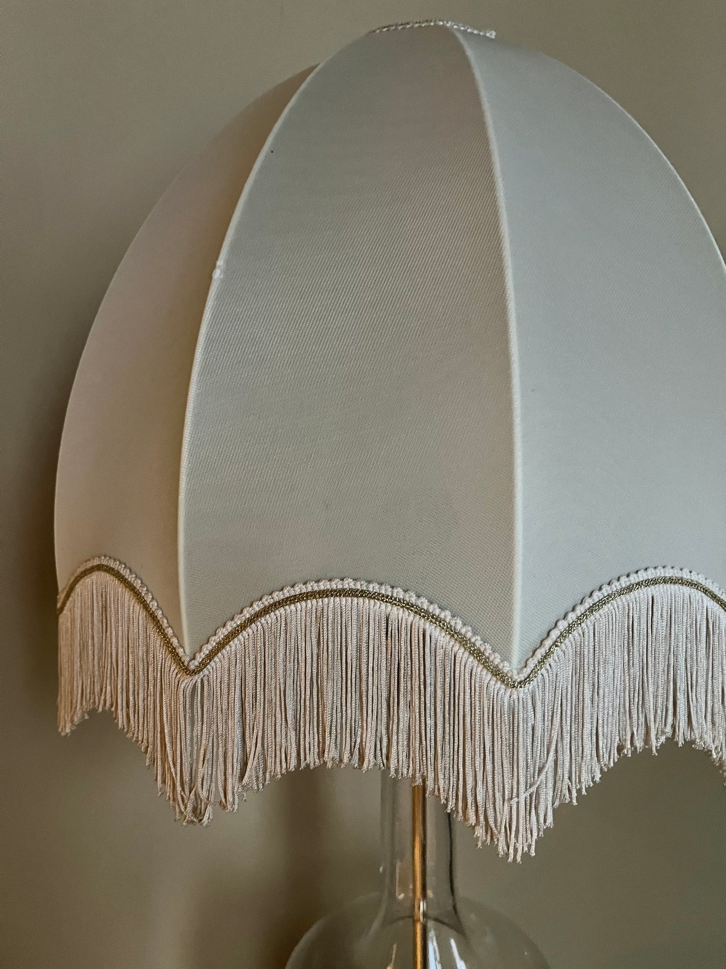 Maffig italiensk bordslampa