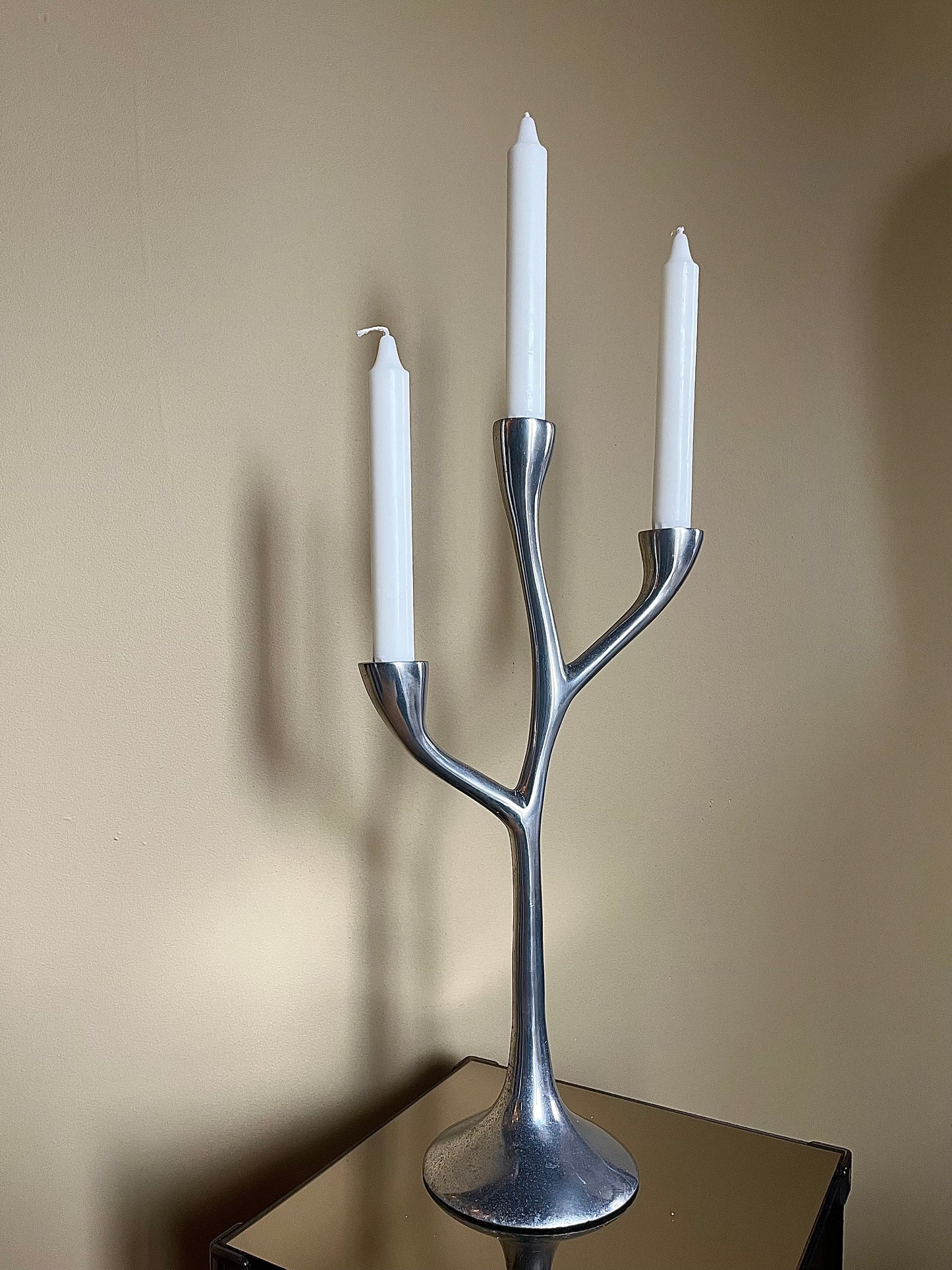 Stor trearmad ljusstake