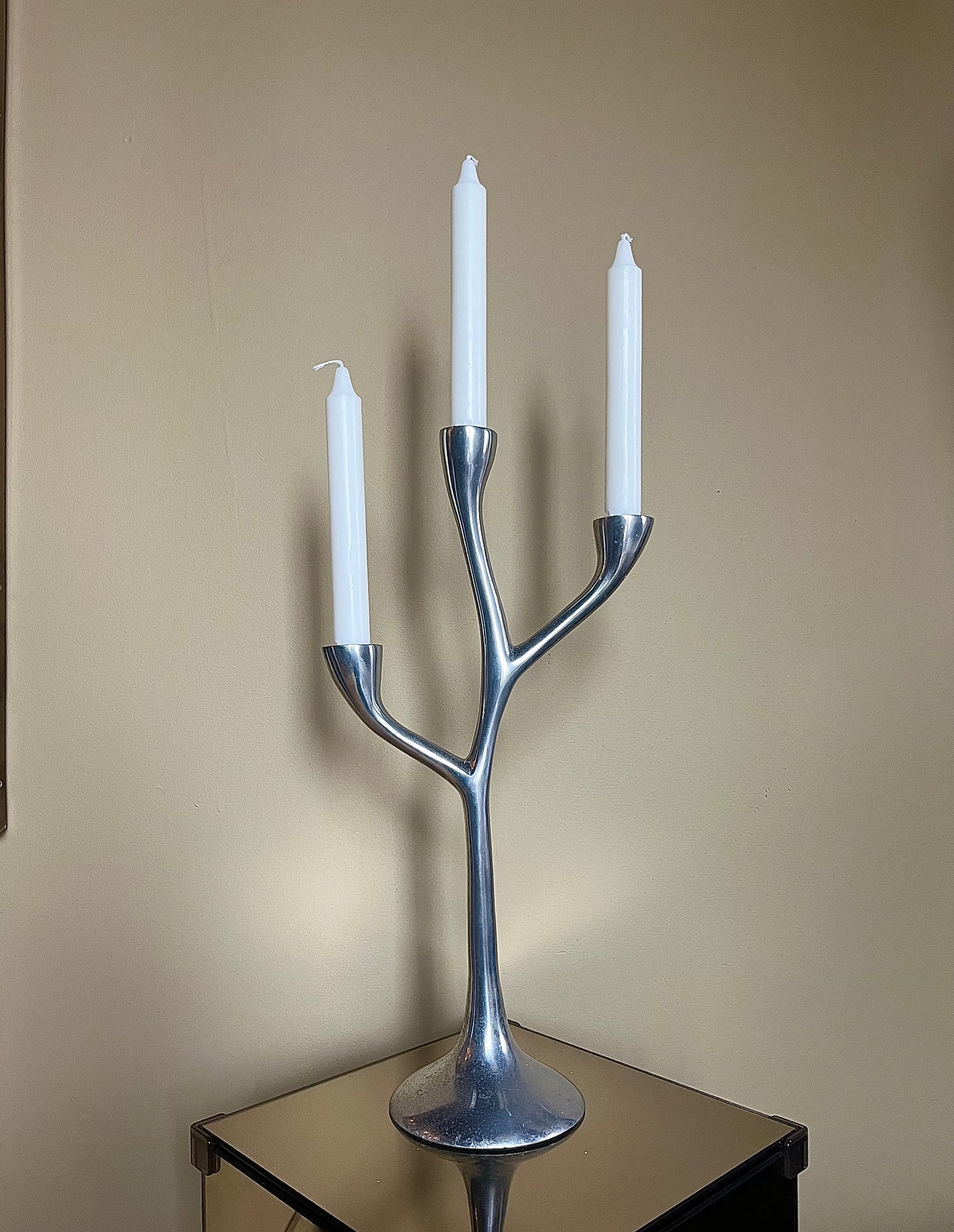 Stor trearmad ljusstake