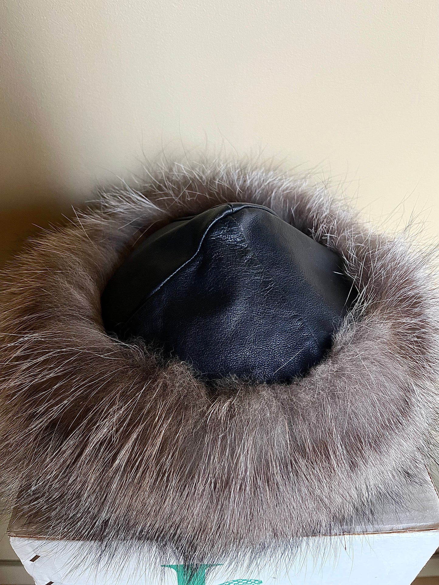 Vintage pälsmössa med skinn