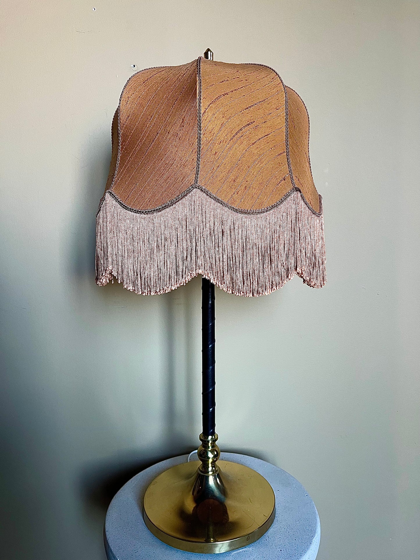 Lampa med fransar 1970-tal