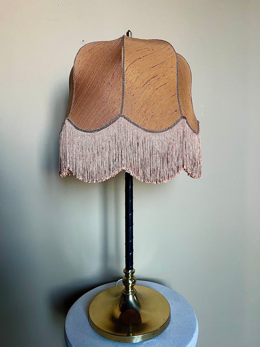 Lampa med fransar 1970-tal