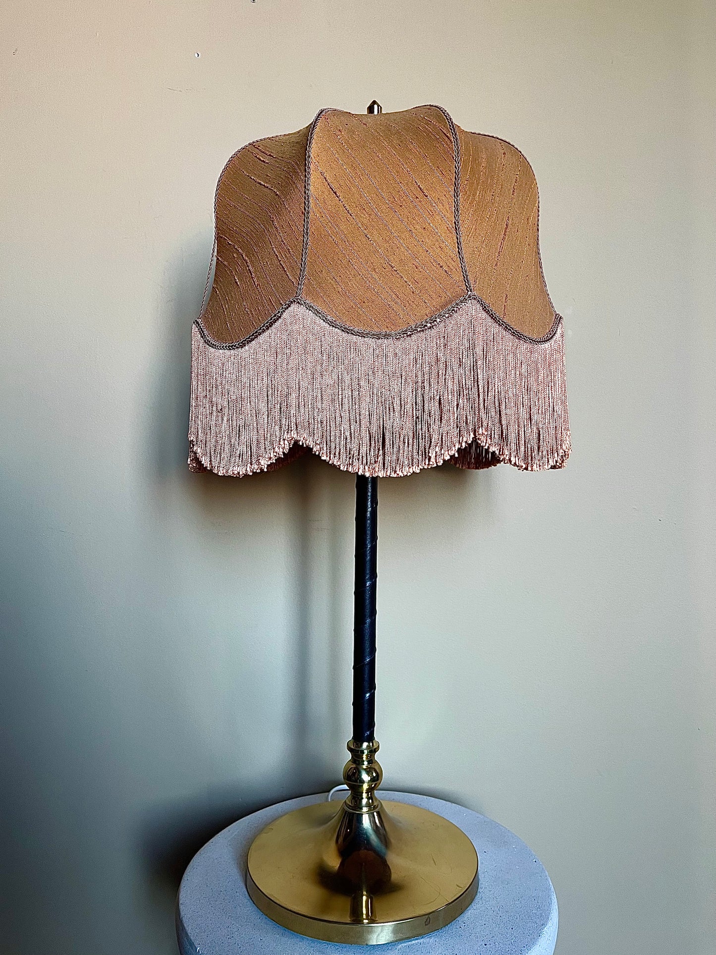 Lampa med fransar 1970-tal