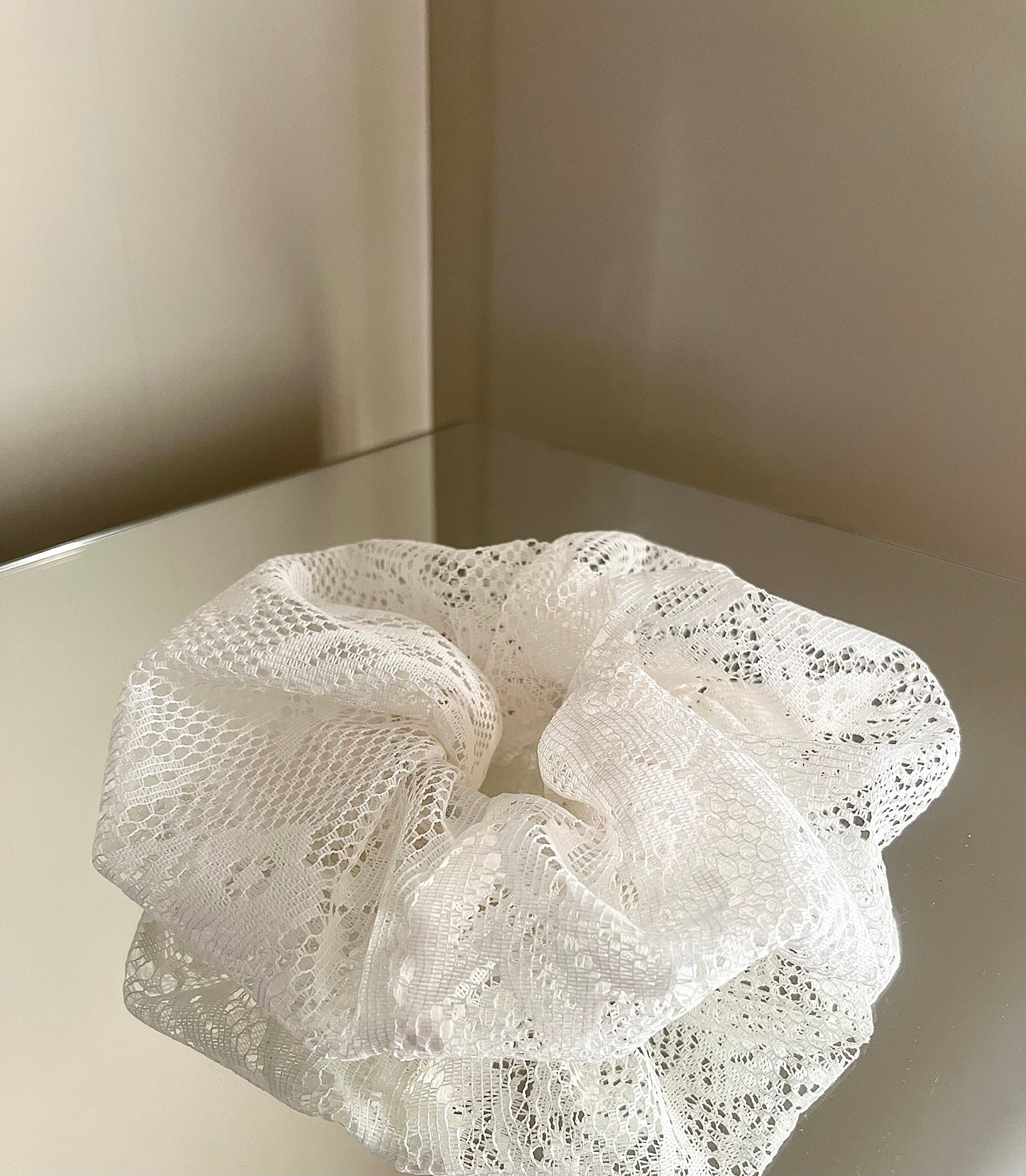 Scrunchie av vintagespets